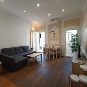https://studio-rnov-en-2022-intra-muros-avignon.fr-provencehotel.com